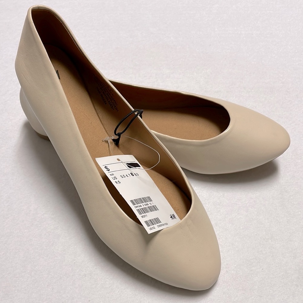NWT H&M Nude Flats